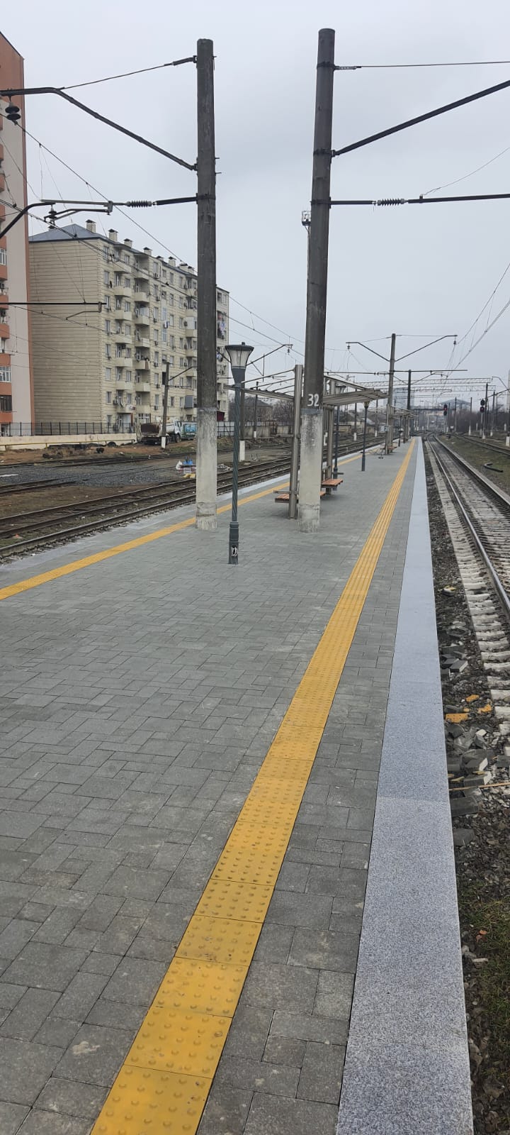 ADY Biləcəri stansiyasının sərnişin platforması